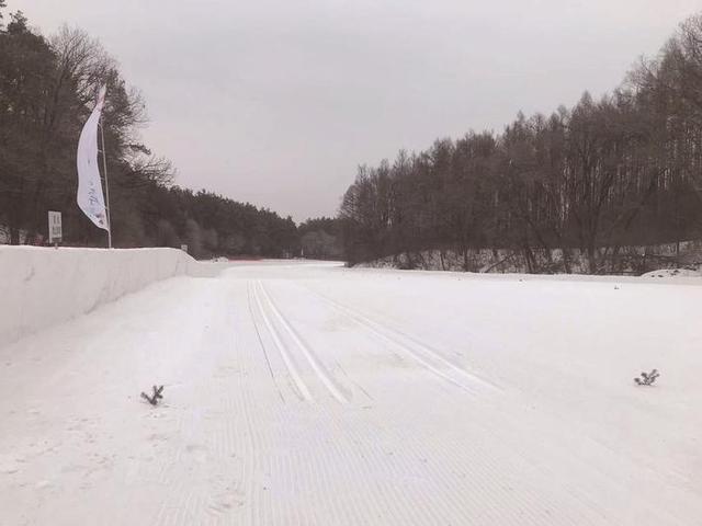 滑雪常识登山、滑降、转弯、滑行！必一体育官网下载长春净月潭越必一体育下载野滑雪场昨日正式对外开放(图1)