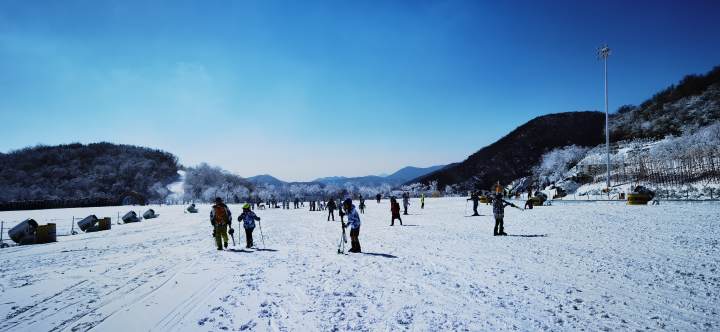 必一体育滑雪常识冰天雪地 滑雪走起！(图2)