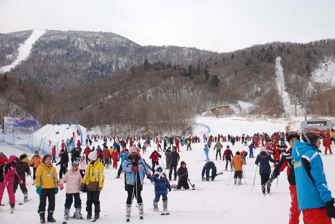 必一体育官网下载滑雪常识国内滑雪8大最好去处每1个都是胜地超刺激的玩雪地点哦！(图4)