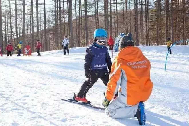 必一体育下载必一体育官网下载滑雪常识冬季撒欢全攻略：国内八大滑雪胜地嗨到停不下来！(图8)