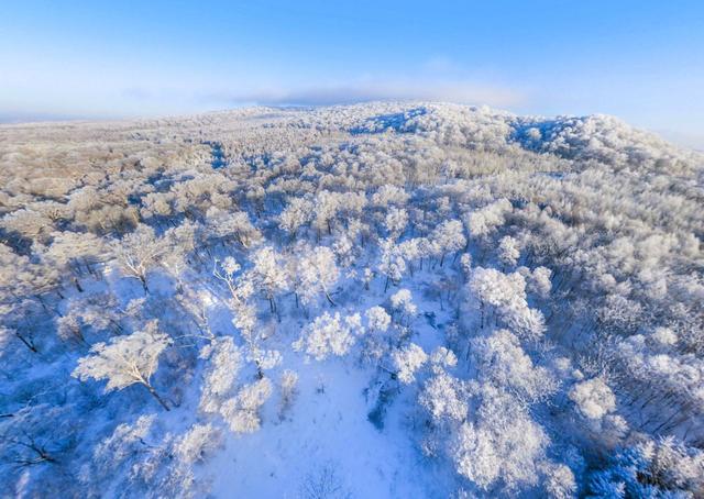 必一体育官网下载必一体育下载5座国内知名的滑雪圣地每一处都让人流连忘返有你想去的吗？(图3)