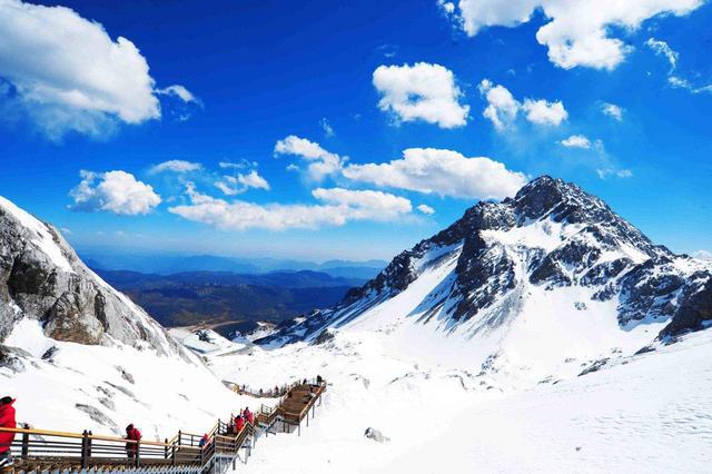 必一体育官网下载必一体育下载5座国内知名的滑雪圣地每一处都让人流连忘返有你想去的吗？(图9)