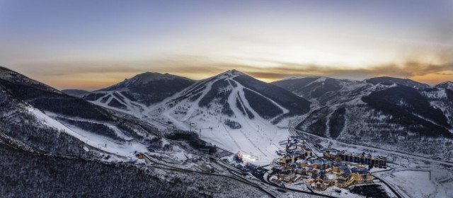 滑雪常识初级爱好者变成发必一体育下载烧友滑雪究竟有什么魅力？(图1)