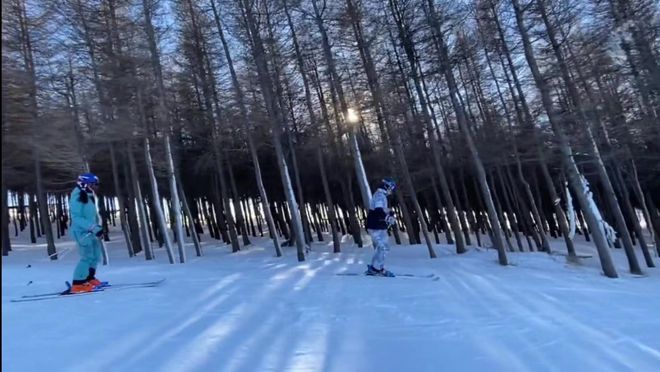 必一体育滑雪女教练意外身亡 事发滑雪场有“全国最陡雪道”业内人士建议大型场配备直升机医疗运输(图2)