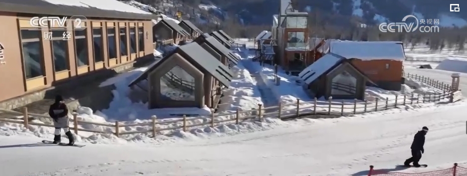 必一体育官网下载滑雪常识“冷”冰雪带来“热”经济 餐饮住宿人气旺 滑雪装备等销售火爆(图5)