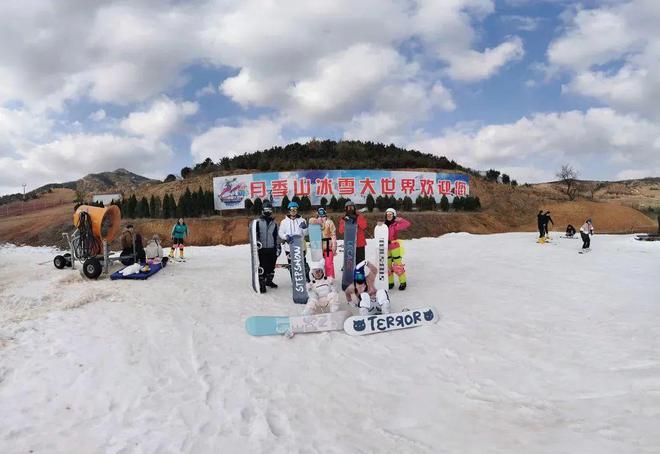 必一体育官网下载必一体育下载滑雪常识又是一年滑雪季！来雪场体验别样冰雪乐趣(图1)