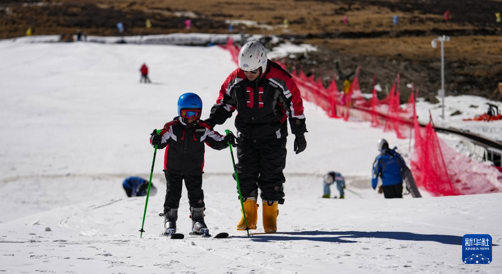 必一体育下载滑雪常识滑雪的尽头是骨科？国家卫健委：先选低难度的雪道(图1)