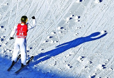 自由式滑雪公开组女子空中技巧决赛：三届全冬会 女将终圆梦必一体育官网下载(图1)