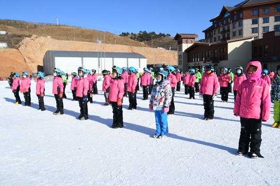 2021-2022雪季廊坊市小学生滑雪冬令营活动必一体育下载圆满落幕(图1)